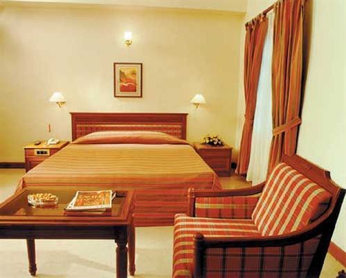 The Avenue Center Hotel Коччи Экстерьер фото