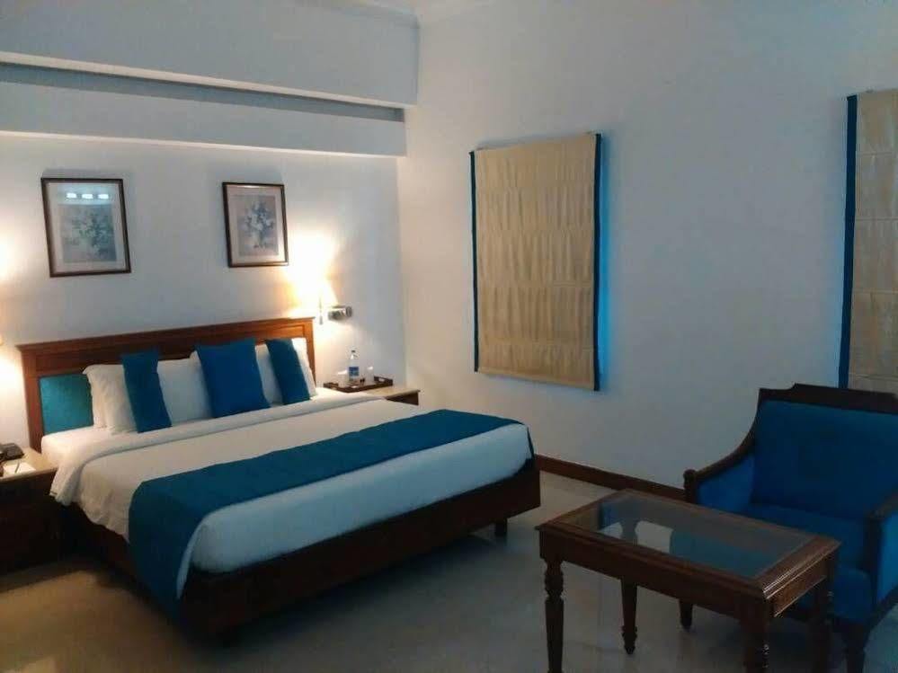 The Avenue Center Hotel Коччи Экстерьер фото