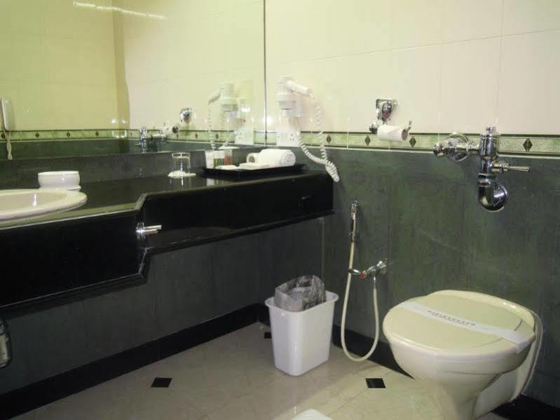 The Avenue Center Hotel Коччи Экстерьер фото
