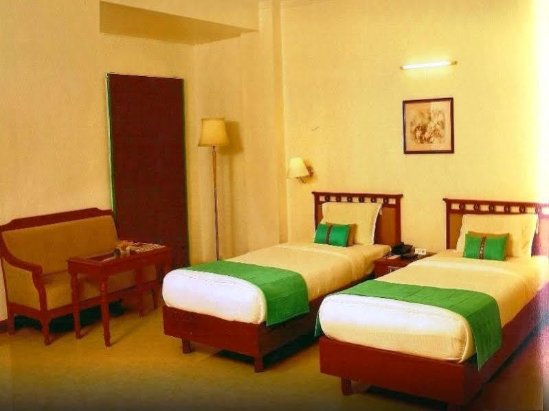 The Avenue Center Hotel Коччи Экстерьер фото